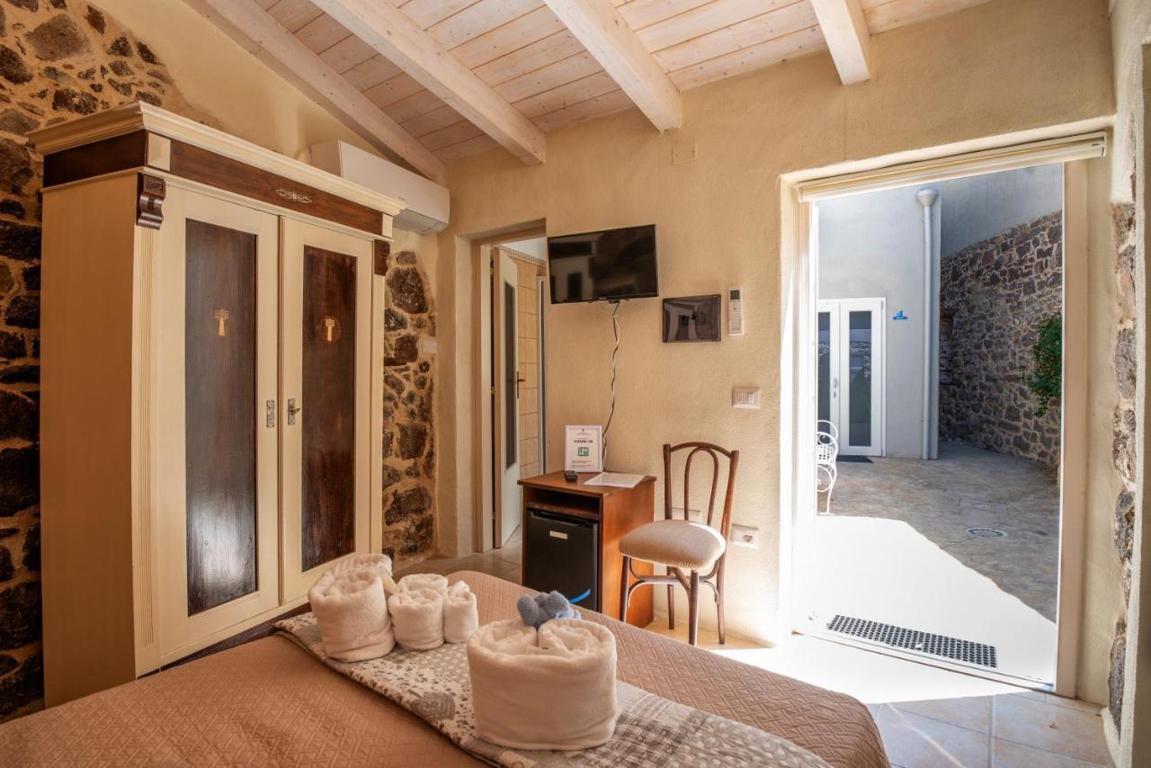 Domo Sa Barra Bed and Breakfast SantʼAntìoco Εξωτερικό φωτογραφία