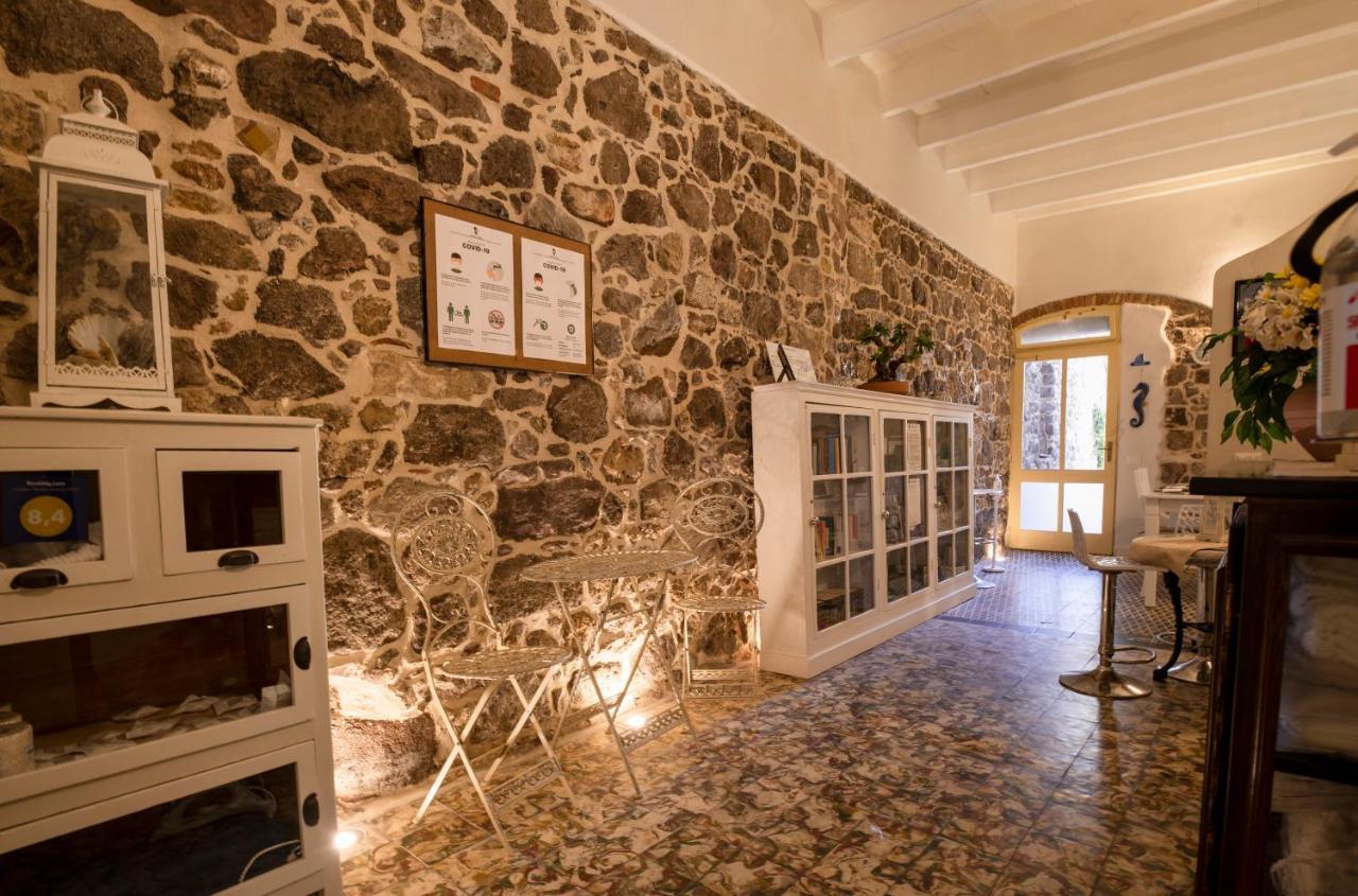 Domo Sa Barra Bed and Breakfast SantʼAntìoco Εξωτερικό φωτογραφία