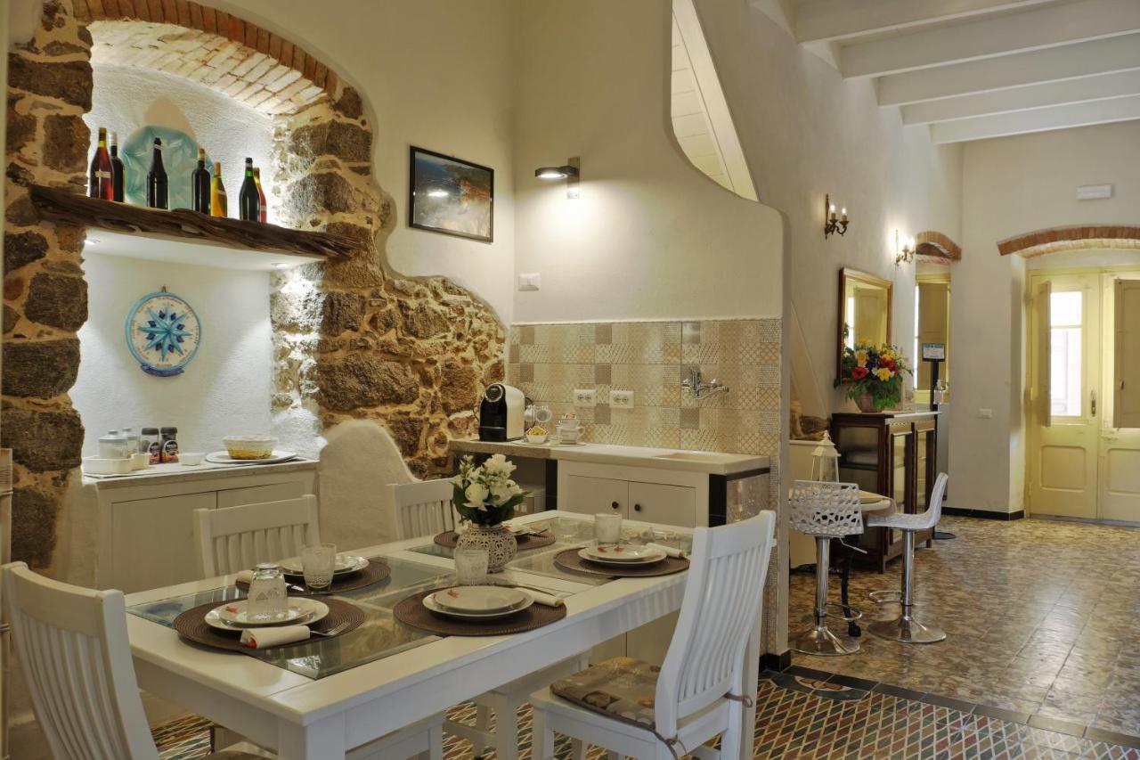 Domo Sa Barra Bed and Breakfast SantʼAntìoco Εξωτερικό φωτογραφία
